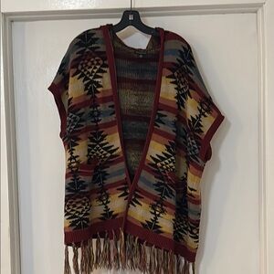 American Eagle Multicolor Patterned Women's Sweater/Shawl see measurements